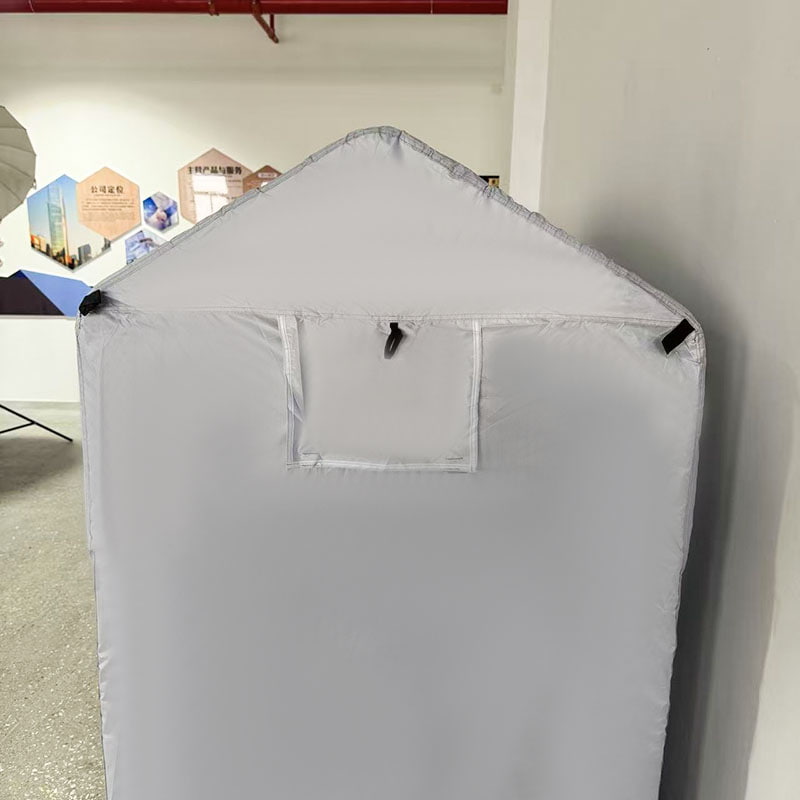 Regen- en zonnedichte autoschuilplaats/opslagtent