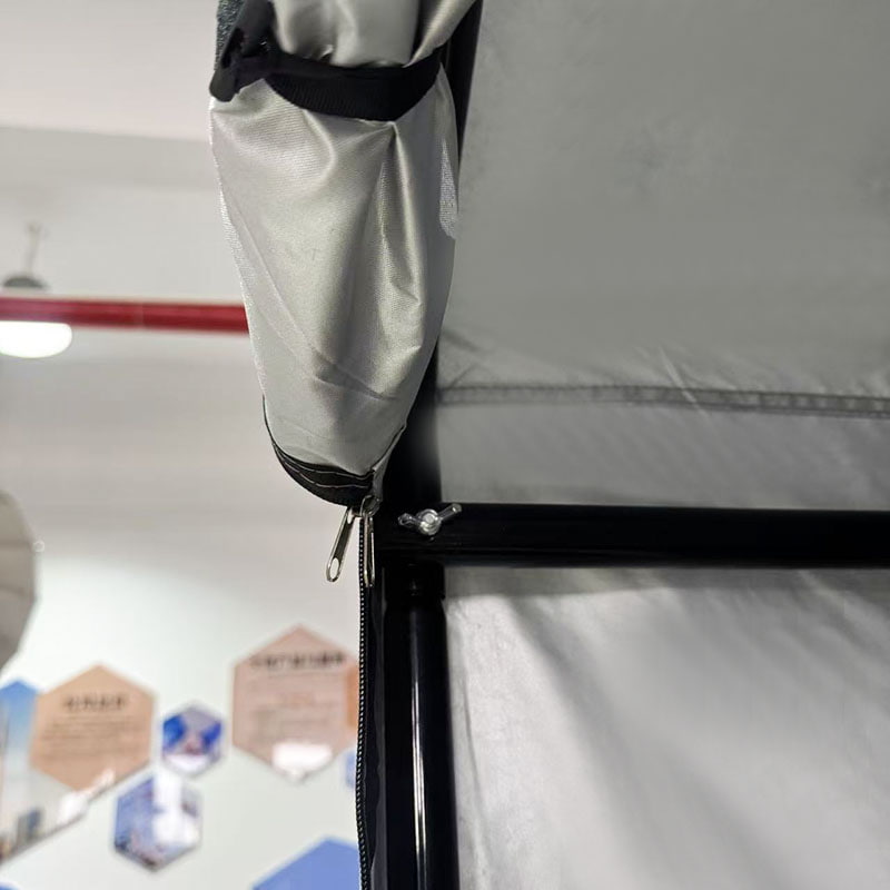 Regen- en zonnedichte autoschuilplaats/opslagtent