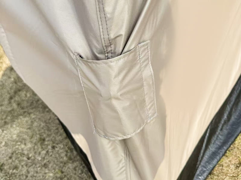 Achteraan gemonteerde autokampeertent Achteraan gemonteerde autokampeertent