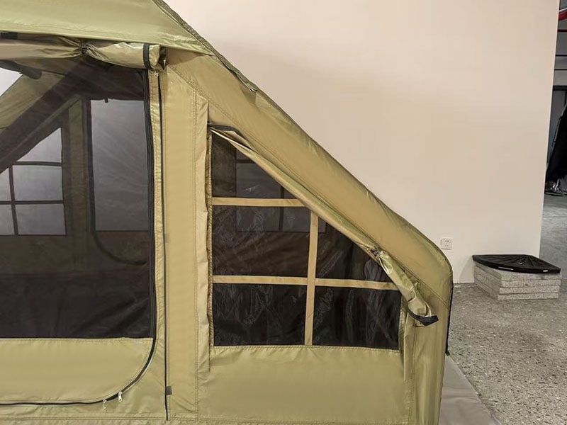 Kleine militaire groene opblaasbare kampeertent Kleine militaire groene opblaasbare kampeertent
