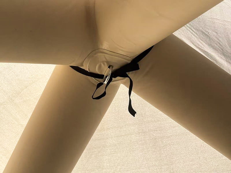 Achteraan gemonteerde autokampeertent Achteraan gemonteerde autokampeertent