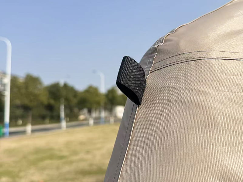 Achteraan gemonteerde autokampeertent Achteraan gemonteerde autokampeertent