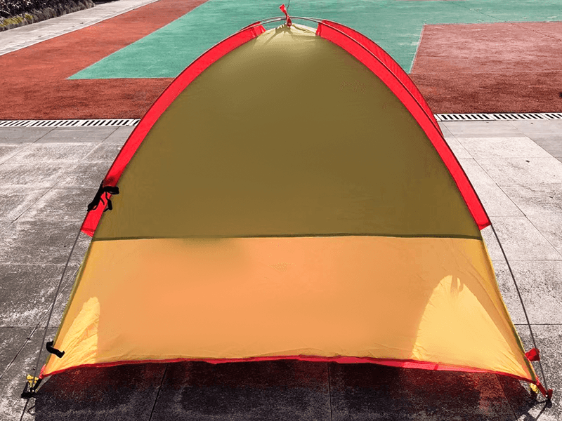 Ruime buitenstrandtent met ventilatie aan drie zijden Ruime buitenstrandtent met ventilatie aan drie zijden