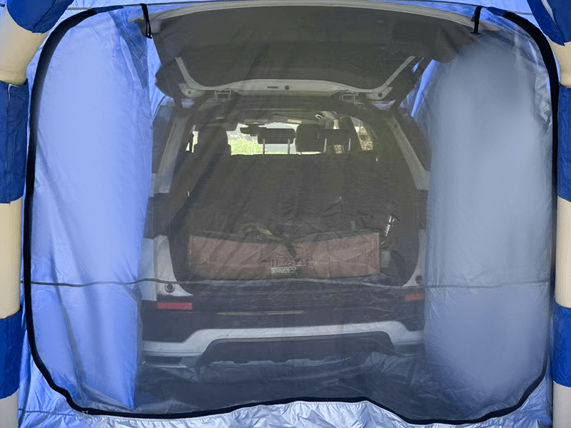 Achteraan gemonteerde autokampeertent Achteraan gemonteerde autokampeertent